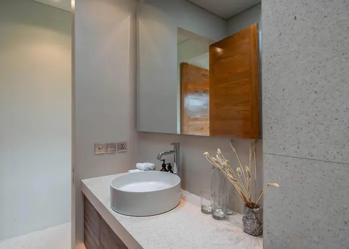 Vesna 7 - Contemporary 1br Pool With Rice Fields View